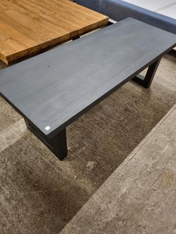 Zwarte salontafel metalen frame  beschikbaar voor biedingen