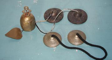 Tibetaanse cimbalen en bel (set van 3)  beschikbaar voor biedingen