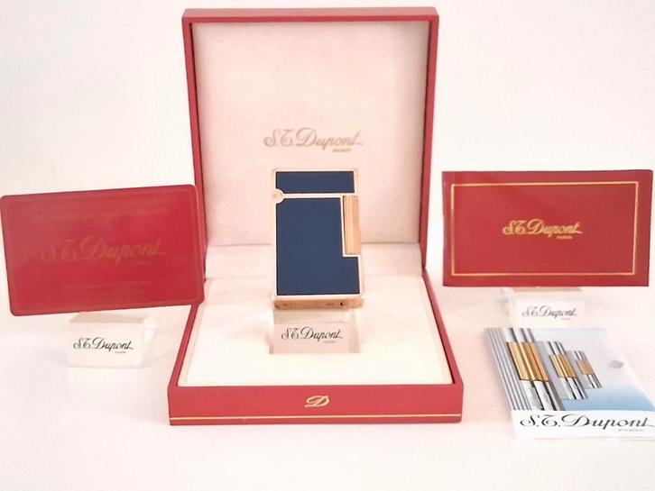 Dupont Aansteker L2 Chinese Lak Kleur BLAUW, Verzamelen, Rookartikelen, Aanstekers en Luciferdoosjes, Gebruikt, Aansteker, Ophalen of Verzenden