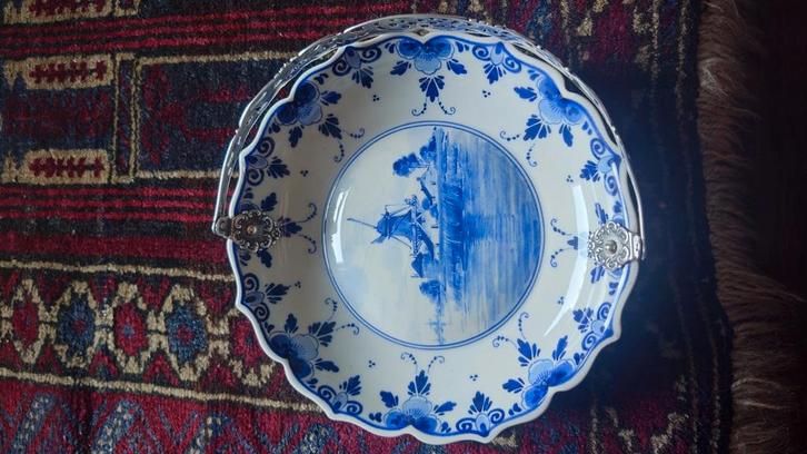 Delf blauw bonbon schaaltje met zilveren hengsel, Antiek en Kunst, Antiek | Goud en Zilver, Zilver, Ophalen of Verzenden