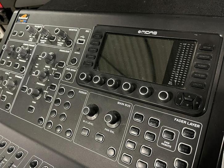 Midas M32R Digitale Mengtafel, Muziek en Instrumenten, Mengpanelen, Gebruikt, 20 kanalen of meer, Microfooningang, Ophalen