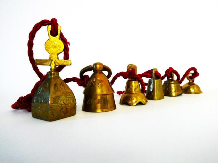 Bellenkoord met 6 messing bellen, Antiek en Kunst, Curiosa en Brocante, Ophalen of Verzenden