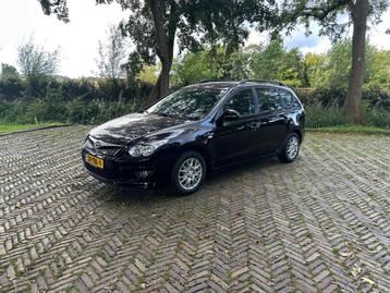 Hyundai i30 1.4 I Cvvt Crosswagon 2012 Zwart beschikbaar voor biedingen