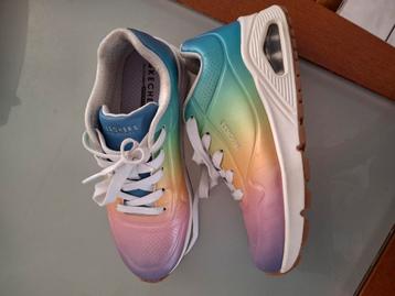 SKETCHERS rainbow mt 34 beschikbaar voor biedingen