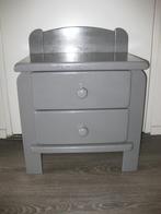 oud nachtkastje 2 lades grijs geverfd. massief eiken, Ophalen, Gebruikt, Hout, 55 tot 70 cm