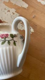 Wedgwood ROSALIND schenkkan, Ophalen of Verzenden, Zo goed als nieuw, Porselein, Wedgwood