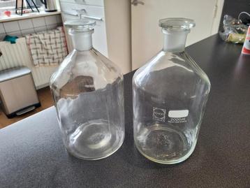 Laboratoriumflessen (2 stuks) beschikbaar voor biedingen