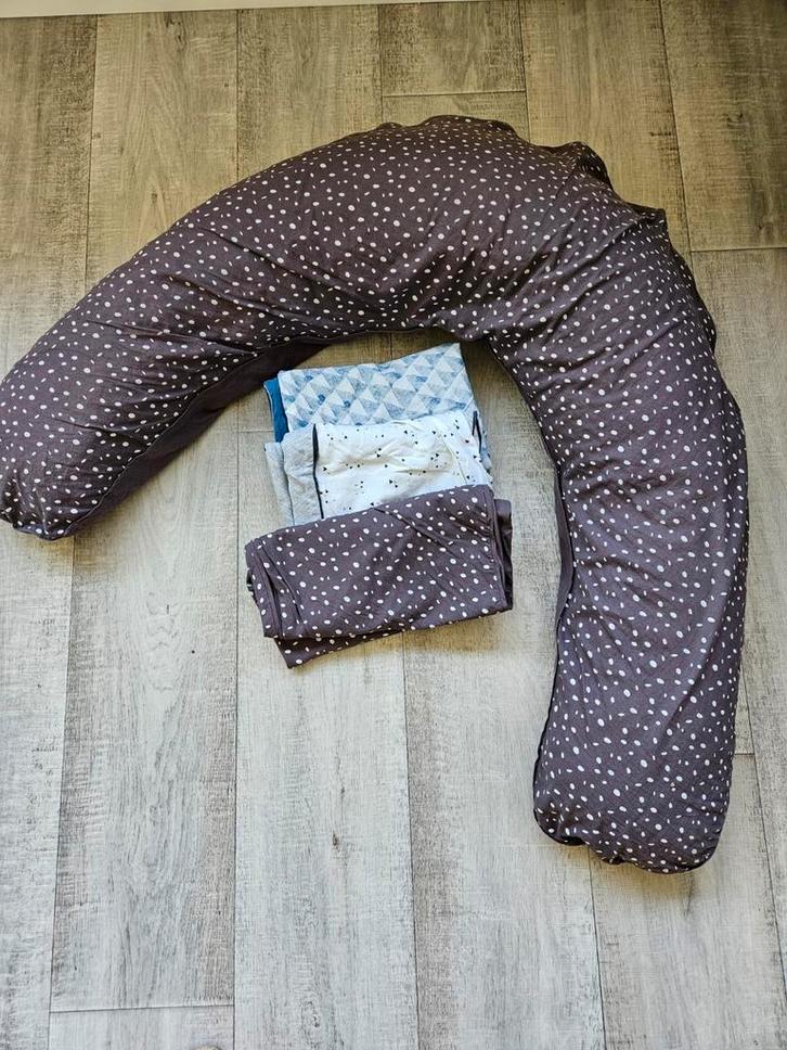 Voedingskussen met losse hoezen, Kinderen en Baby's, Babyvoeding en Toebehoren, Gebruikt, Overige typen, Ophalen