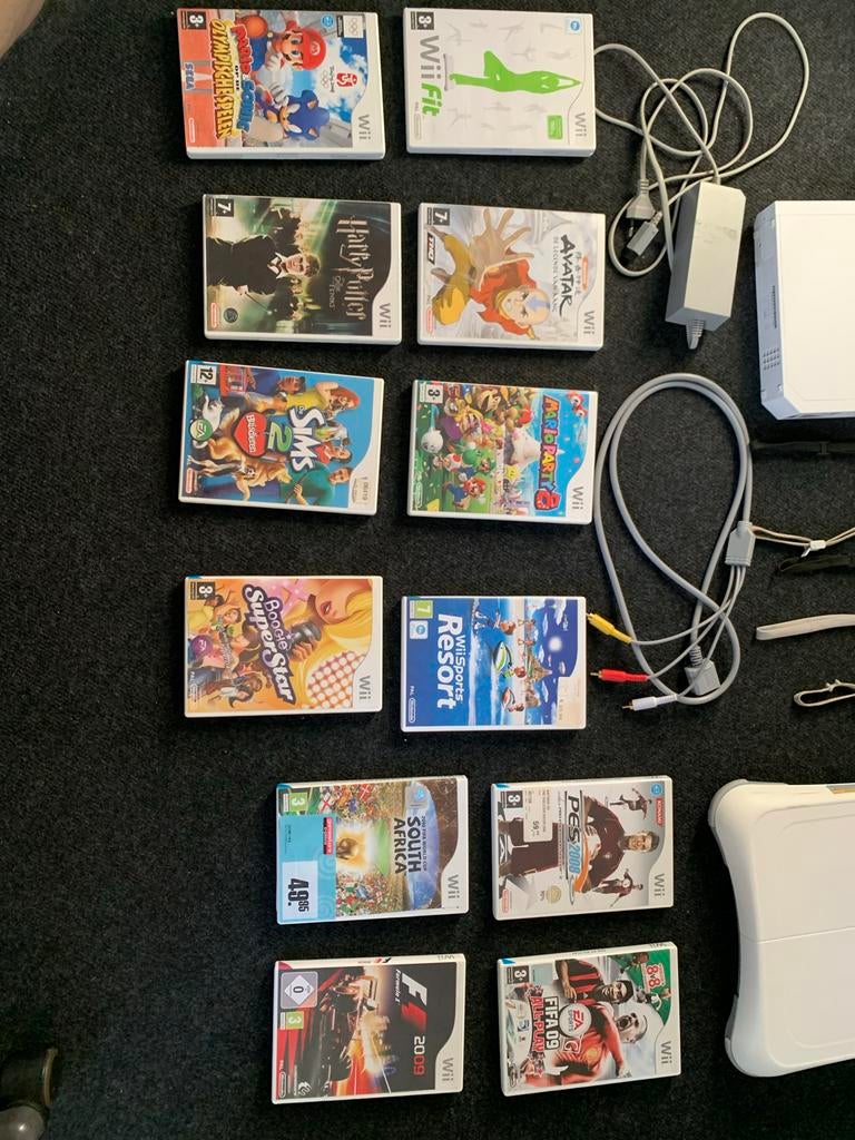 Nintendo Wii + 12 spellen + accessoires – In goede staat!, 3 spelers of meer, Ophalen, Gebruikt, Role Playing Game (Rpg)