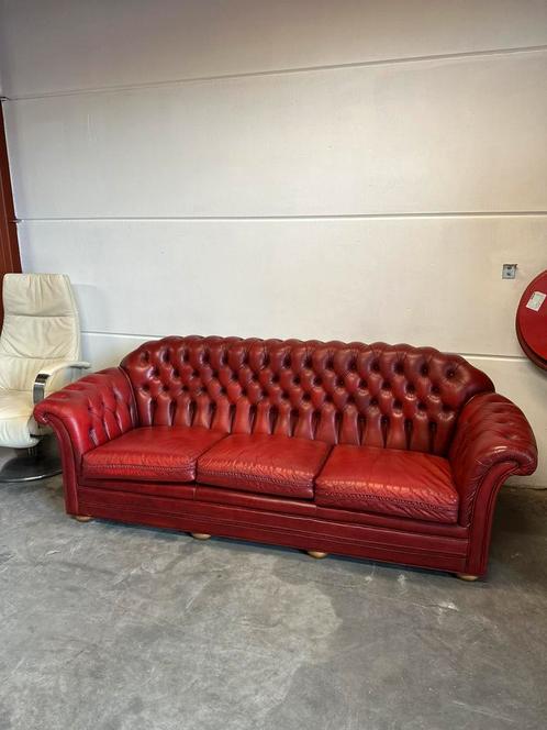 Oxblood rood chesterfield bank 3 zits bankstel, Antiek en Kunst, Antiek | Meubels | Stoelen en Banken, Ophalen of Verzenden