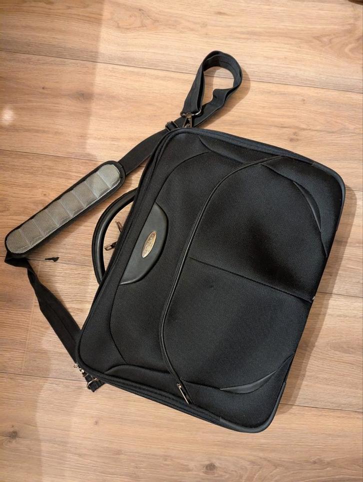 Samsonite Pro-Tect 17 inch Laptoptas, Computers en Software, Laptoptassen, Ophalen of Verzenden