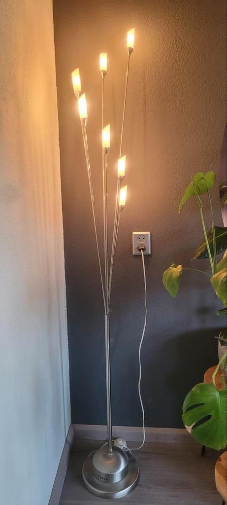 RVS Vloerlamp met 7 matglazen kelken (G4) en voetschakelaar, Huis en Inrichting, Lampen | Vloerlampen, 150 tot 200 cm, Ophalen