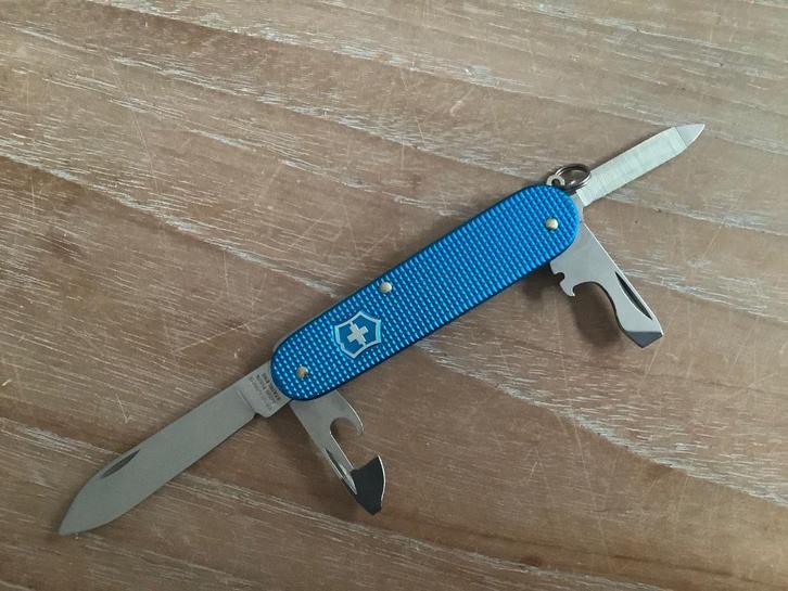 Victorinox Cadet Alox 2020, blauw, nieuw, Caravans en Kamperen, Kampeergereedschap, Nieuw, Ophalen of Verzenden
