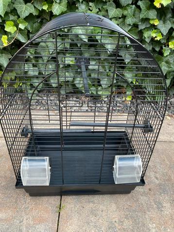 Vogelkooi klein 53(h) x 38(l) x 24(b) cm zwart beschikbaar voor biedingen