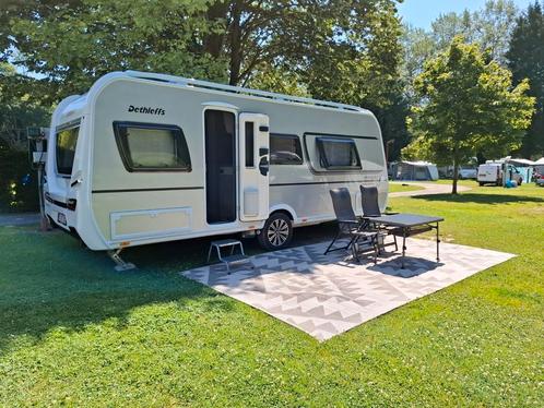 Detleffs Nomad 530 DR van 2023 met queensbed., Caravans en Kamperen, Caravans, Particulier, tot en met 4, Rondzit, Dethleffs, Vast bed
