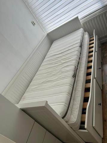 IKEA bedbank 3 lades + matras (met matras 125,00)