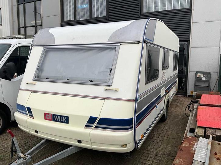 Wilk - 550 de luxe - Caravan, Caravans en Kamperen, Caravans, Bedrijf, 1000 - 1250 kg, Wilk