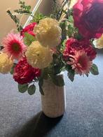Vaas met kunstbloemen, Ophalen, Steen, Gebruikt, Overige kleuren