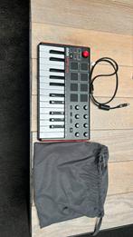 Akai MPK Mini MIDI Controller – Met Opberghoes!, Muziek en Instrumenten, Synthesizers, Overige aantallen, Zo goed als nieuw, Met midi-aansluiting