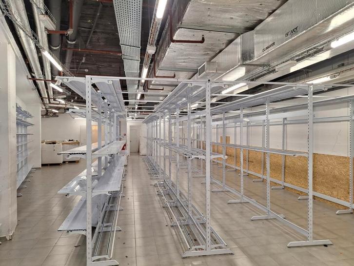 Witte winkel steling 270 hoog en 120 cm breed, Zakelijke goederen, Kantoor en Winkelinrichting | Magazijn, Stelling en Opslag