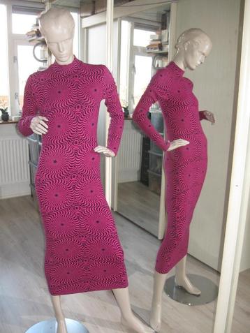 DESIGUAL bijzondere zwart roze jurk maat S als nieuw beschikbaar voor biedingen