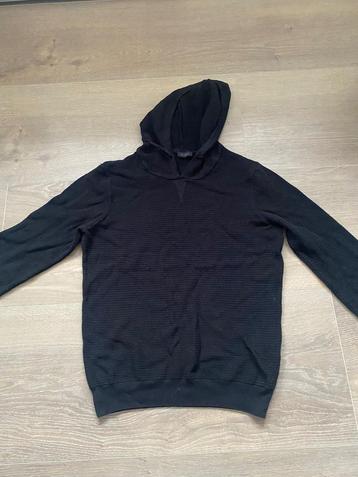 Zwarte hoodie maat M beschikbaar voor biedingen