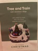 Led Kerstdorp trein nieuw tree en train muziek licht draai, Diversen, Ophalen of Verzenden, Nieuw