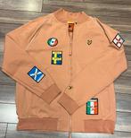 Stoer vest met voetbalbadges, Ophalen of Verzenden, Zo goed als nieuw, Maat 52/54 (L)