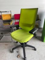 Gratis af te halen: Kantoorstoelen en gekleurde pilaren, Ophalen, Gebruikt, Zwart