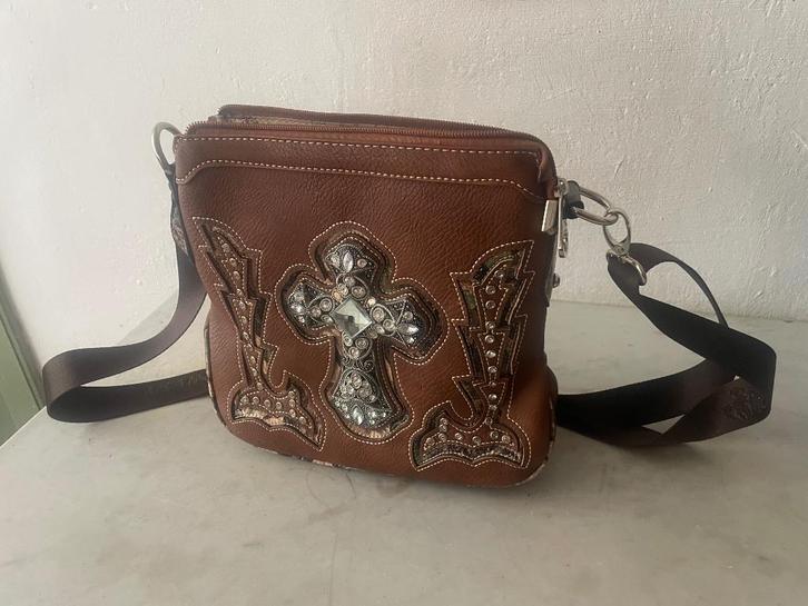 Schoudertas Montana West, Sieraden, Tassen en Uiterlijk, Tassen | Damestassen, Zo goed als nieuw, Schoudertasje, Bruin, Ophalen of Verzenden