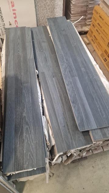Tegel - 20x120 cm  Wand en Vloer  beschikbaar voor biedingen
