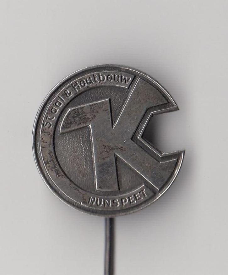 Nunspeet Staal en Houtbouw speldje, Verzamelen, Speldjes, Pins en Buttons, Gebruikt, Speldje of Pin, Overige onderwerpen, Ophalen of Verzenden