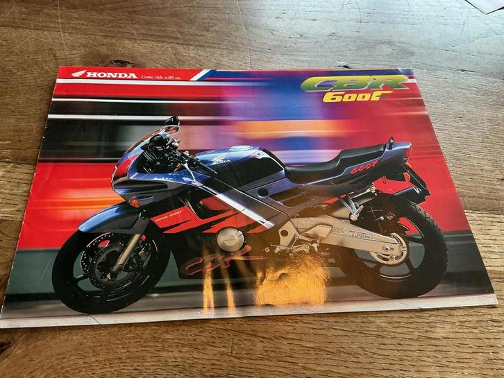 Honda CBR 600F Brochure.    (39), Motoren, Handleidingen en Instructieboekjes, Honda, Verzenden