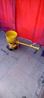 Te koop kunst mest /zout strooier, Tuin en Terras, Kruiwagens, Ophalen, Gebruikt, Handmatig, Onbekend