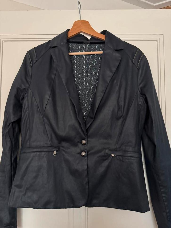 Eva Kayan blazer - maat 40. ( valt klein) maat 38, Kleding | Dames, Jasjes, Kostuums en Pakken, Zo goed als nieuw, Jasje, Maat 36 (S)