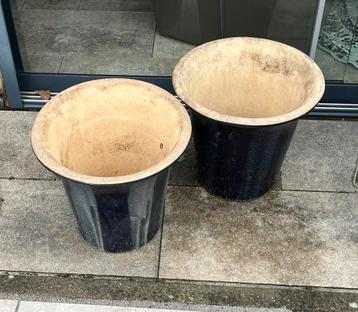 Blauwe bloempotten beschikbaar voor biedingen