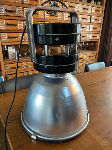 Industriële Fabriekslamp - Vintage beschikbaar voor biedingen