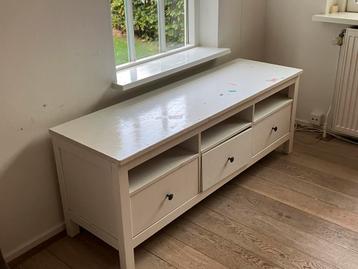 Lage ladekast, wandkast, televisiekast, speel/tekenkastje beschikbaar voor biedingen