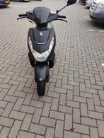 Peugeot Kisbee 50CC. Zwarte kleur inclusief groot slot., Fietsen en Brommers, Scooters | Yamaha, Ophalen, Gebruikt, Overige modellen