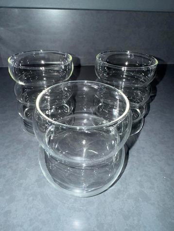 3 waterglazen beschikbaar voor biedingen