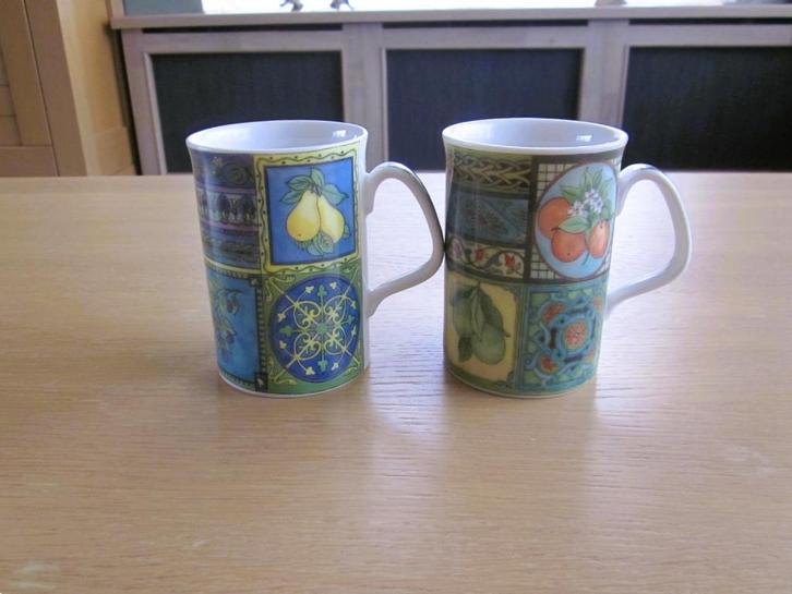 Expressions Persian fruits 2 porselein mokken D7cm H10cm, Huis en Inrichting, Keuken | Servies, Zo goed als nieuw, Overige typen