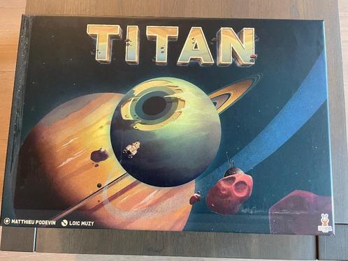 Titan boardgame, Hobby en Vrije tijd, Gezelschapsspellen | Bordspellen, Zo goed als nieuw, Een of twee spelers, Drie of vier spelers