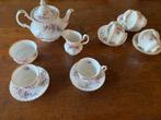 Royal albert thee servies 150€ alles, Ophalen, Zo goed als nieuw, Overige stijlen, Kop(pen) en/of Schotel(s)