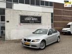 BMW 3-serie 318i 2005 - RIJDT & SCHAKELT GOED - AIRCO - CRUI, Auto's, BMW, Zwart, 4 cilinders, 129 pk, Bedrijf