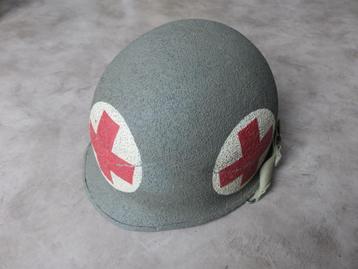Medic helm + liner WW2 schalen Front seam 1944 Infantry USA beschikbaar voor biedingen