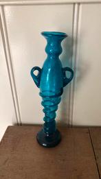 Oud handgeblazen vaasje met oortjes, Antiek en Kunst, Ophalen of Verzenden