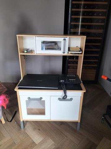 omgebouwd ikea keukentje, politie bureau  beschikbaar voor biedingen