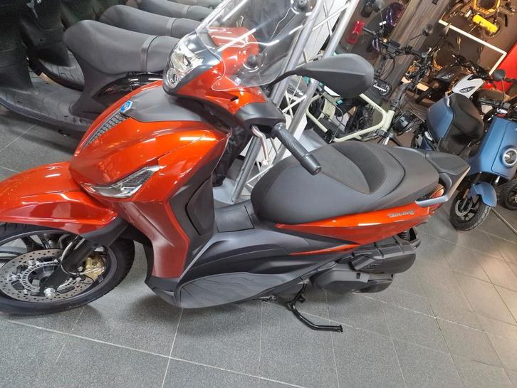 Piaggio beverly 400 s 2025  700km, Motoren, Motoren | Piaggio, Particulier, Scooter, Ophalen