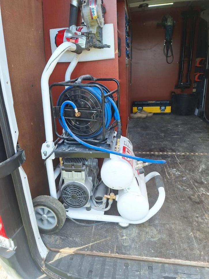 Senco AC24016 compressor, Doe-het-zelf en Verbouw, Compressors, Zo goed als nieuw, 6 tot 10 bar, Minder dan 25 liter, 200 tot 400 liter/min