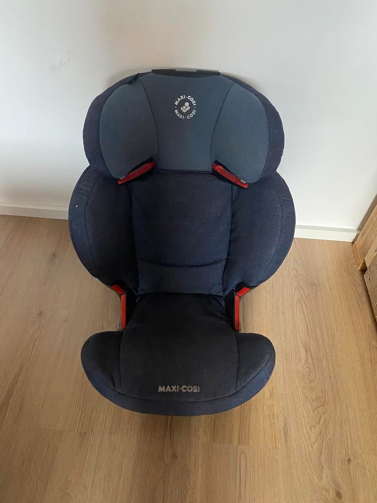 Autostoeltje(s)lichtblauw (of zwart)Maxi Cosi., Ophalen, Verstelbare rugleuning, Gebruikt, 22 t/m 36 kg